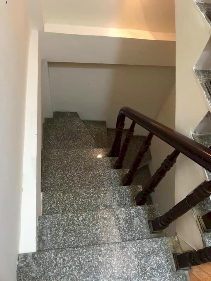Bán gấp nhà Thổ Quan 42M, 3T, MT4,5, 3,15Tỷ, ngõ 3 gác.