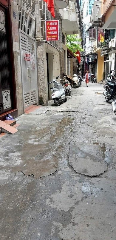 Bán gấp nhà Thổ Quan 42M, 3T, MT4,5, 3,15Tỷ, ngõ 3 gác.