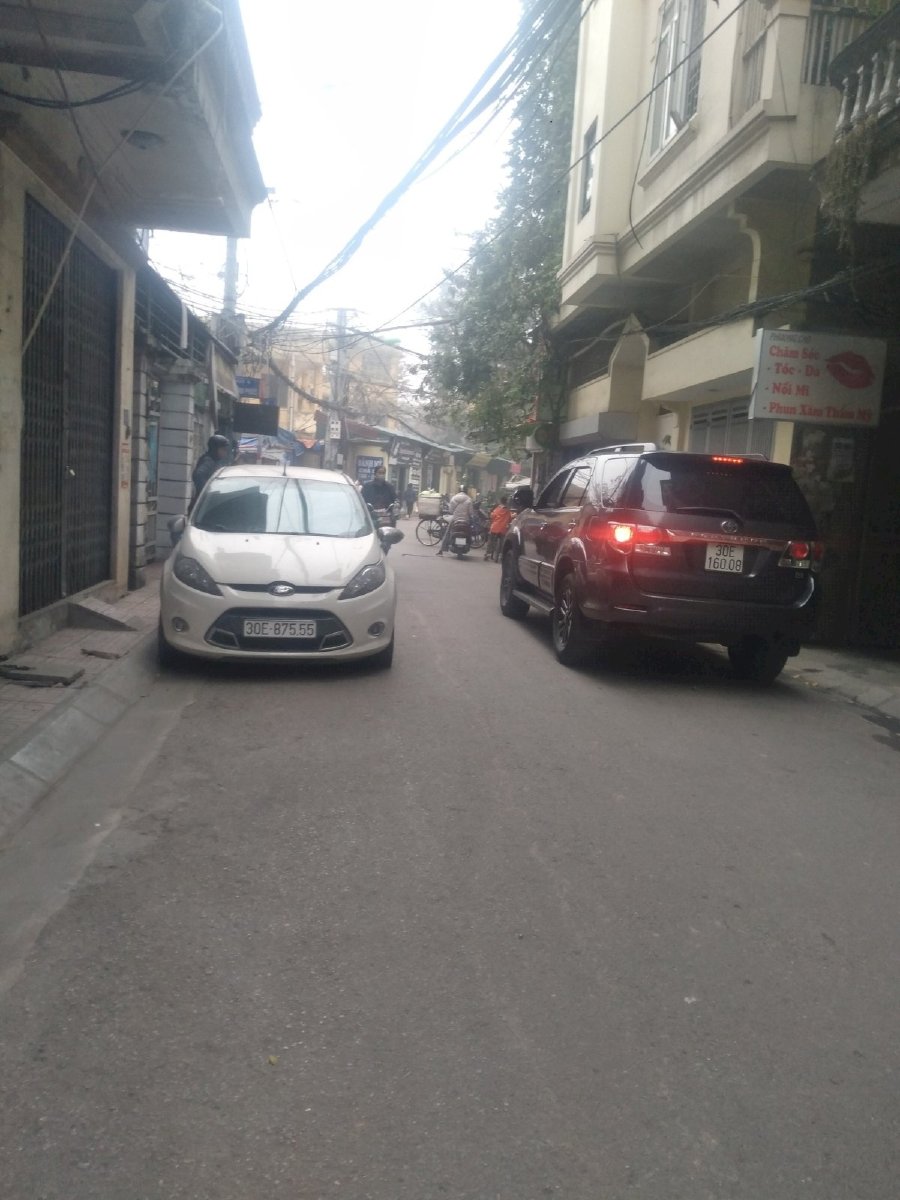 Bán nhà mặt phố Vĩnh Phúc, ô tô tránh, giá 9.7 tỷ