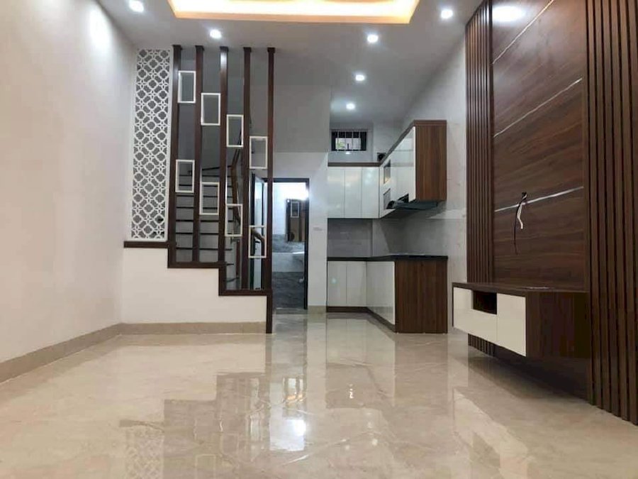 Ngã Tư Sở - Royal City - 40m2 x 5 tầng - MT 4m