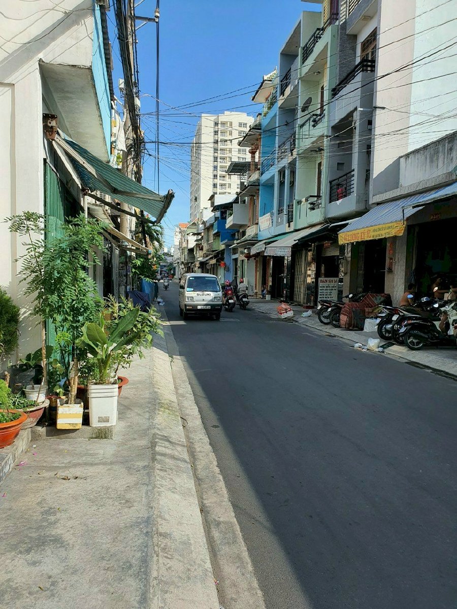 Cần bán nhà đường nhựa nội bộ 8m Khuông Việt - Quận Tân Phú
