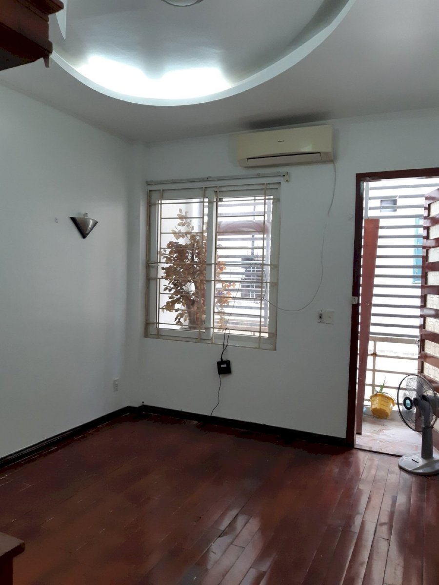 Bán gấp, giá rẻ - 42m2, 4 tầng, 4.45 tỷ - ngõ 41 Thái Hà