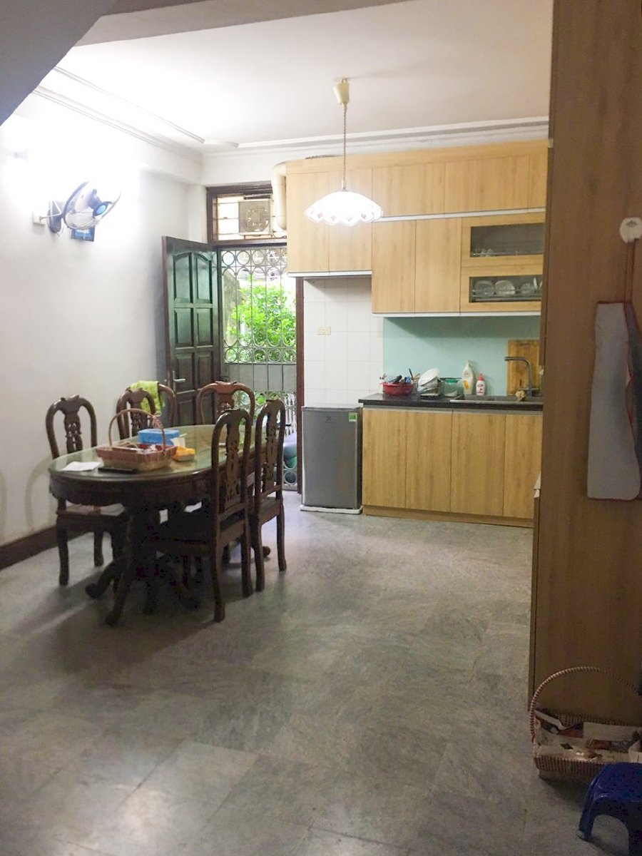 Bán nhà đường Hoàng Hoa Thám, rẻ đẹp, kinh doanh, DT 75m2