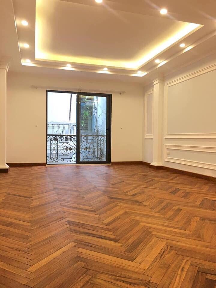 nhà 4T 50m2 lô góc, KD tốt phố Hoàng Đạo Thành.