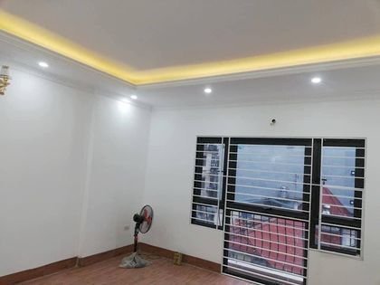 Bán nhà đẹp 30m2-5 tầng ngõ phố Hoàng Quốc Việt, ô tô tránh giá 3,2 tỷ.