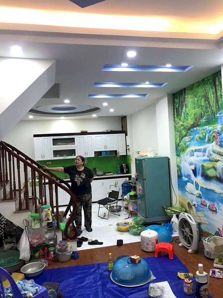 Nhà 6T 31m2 đẹp, ngõ thông, 30m ra phố Quan Nhân