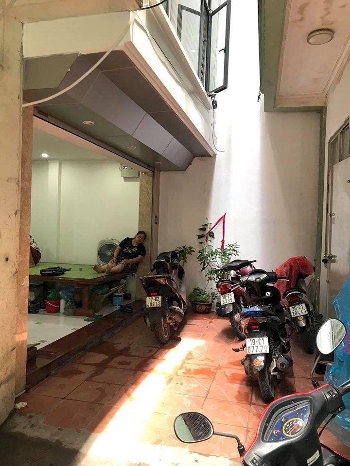 Nhà 6T 31m2 đẹp, ngõ thông, 30m ra phố Quan Nhân