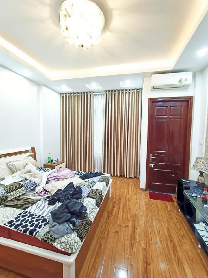 40m2* 5 tầng - MINH KHAI- Sổ đỏ nở hậu.