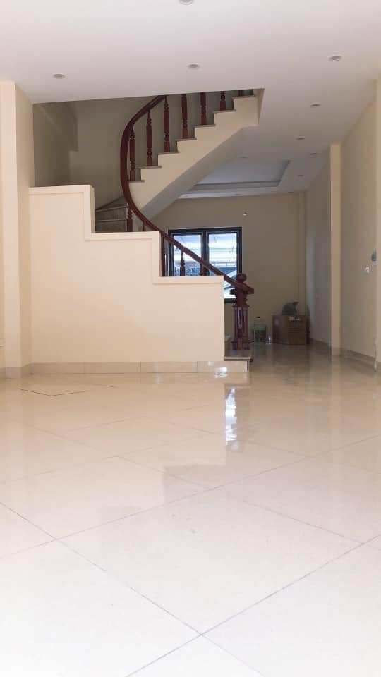 Bán nhà phố Ái Mộ, 50m2, 5 tầng, mt 4m, giá 5 tỷ