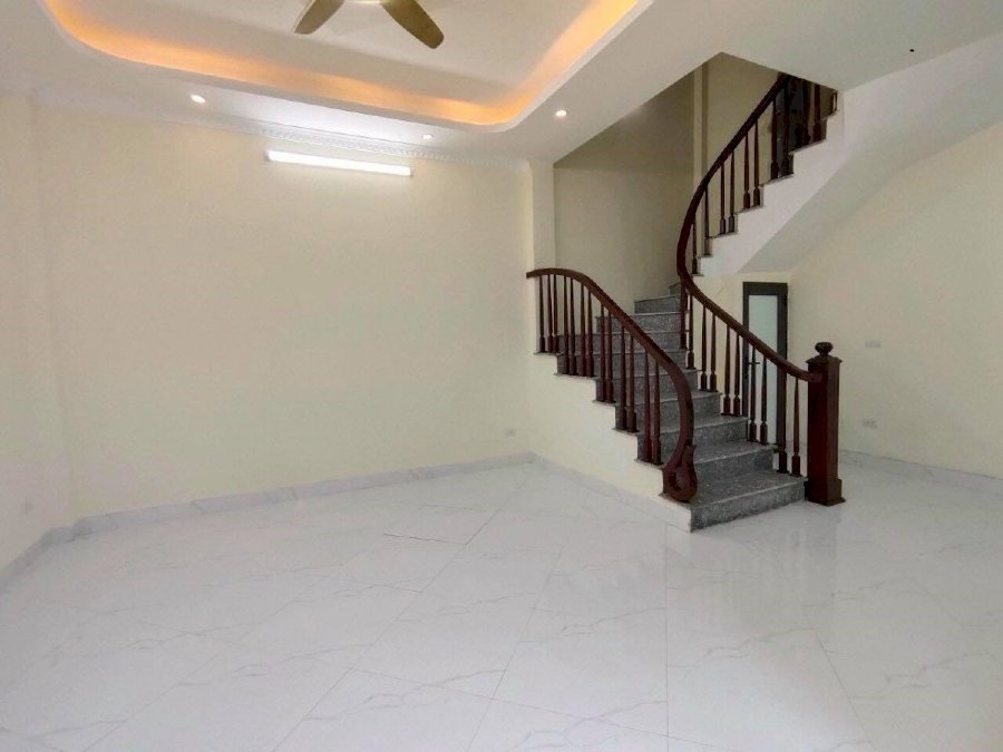 Cần bán nhà Thạch Bàn 33m2_3PN_4WC