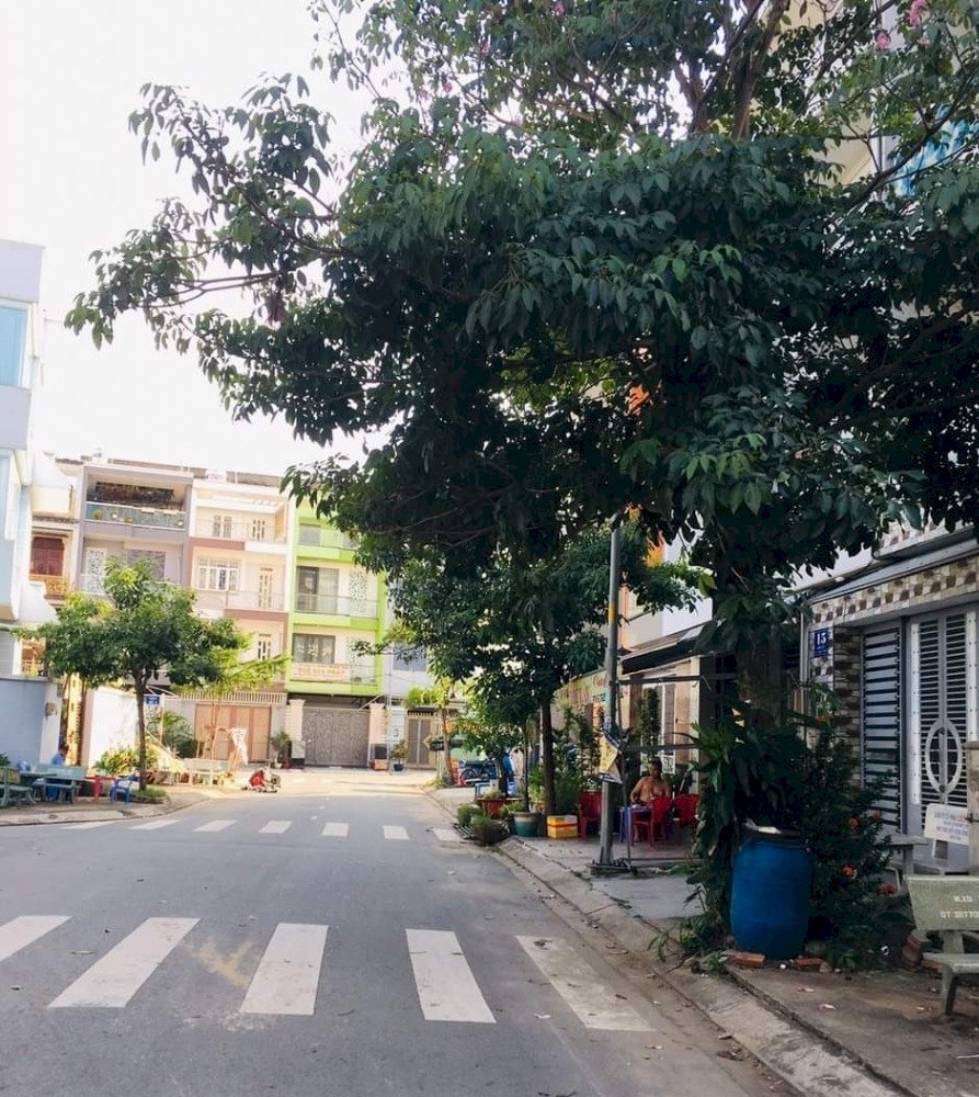 Cho thuê nhà 4 tầng tại Việt Hưng-Long Biên mặt tiền 7m