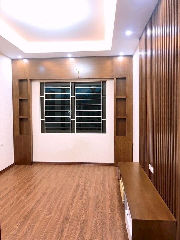 Bán Nhà Nhỉnh 2 Tỷ Dương Quảng Hàm 30m2 X 5 Tầng - Ngõ Kinh Doanh Sầm Uất