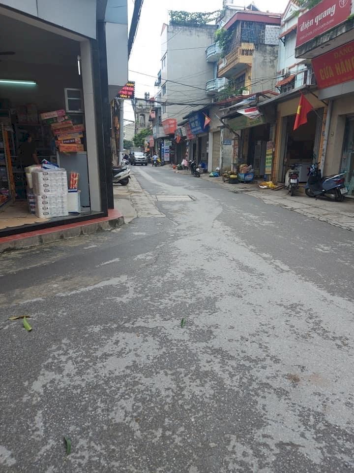 Nhà Mới Tinh Lung Linh Ô Tô 4 Chỗ Đỗ Cửa 35m2 4 Tầng Mặt Tiền 2.8m Giá 2.5 Tỷ Tựu Liệt Thanh Trì – Hoàng Mai – Hà Nội