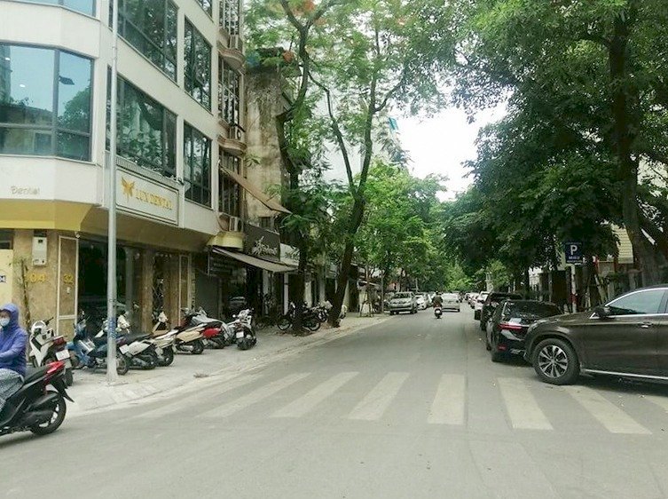 Bán nhà Hoàng Quốc Việt, kinh doanh, văn phòng, ô tô, 61m2