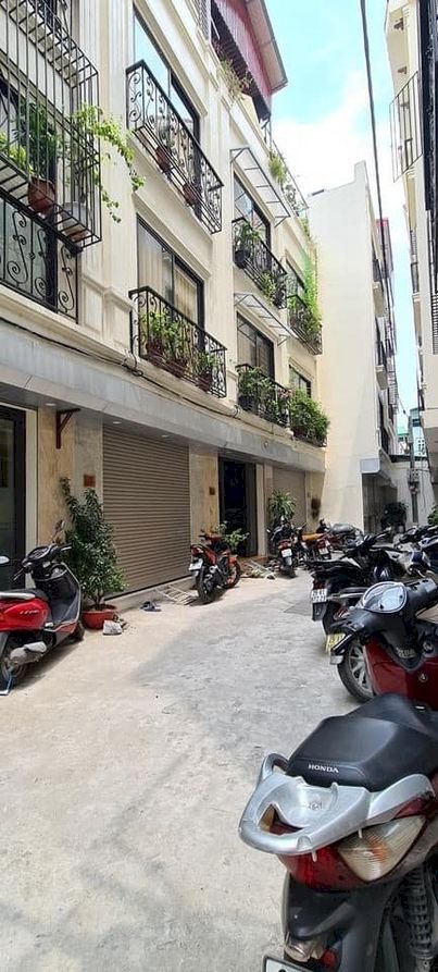 Bán nhà Ngọc Thuỵ, 42m2, mặt tiền 3.8m