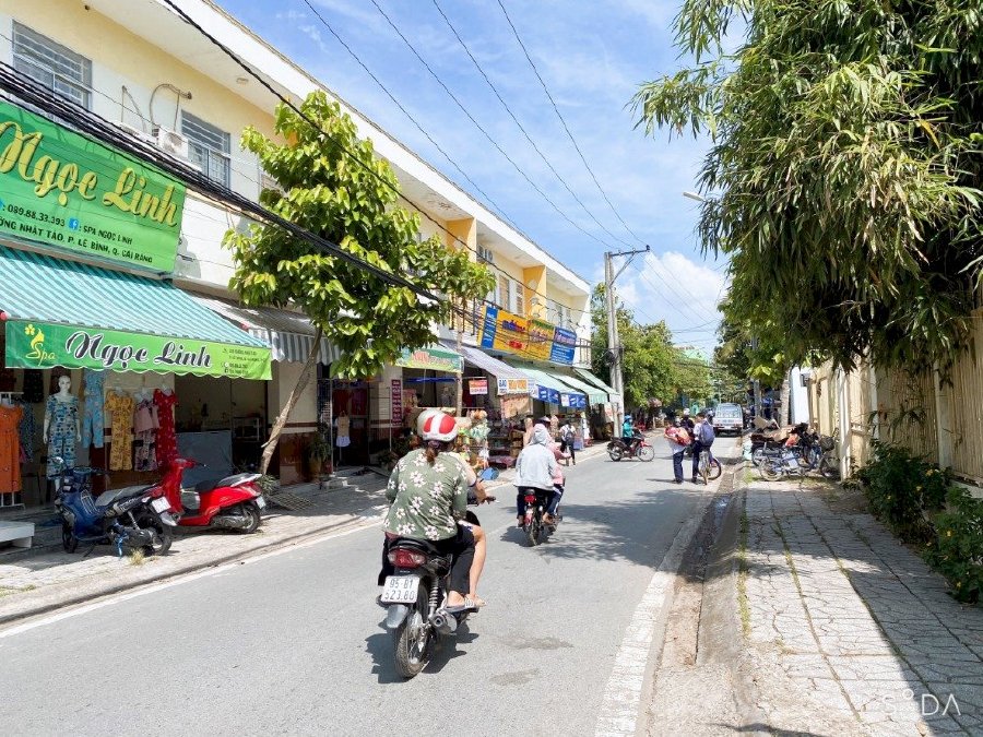 Nền Mặt Tiền Đường Nhật Tảo, Cái Răng, Cần Thơ.