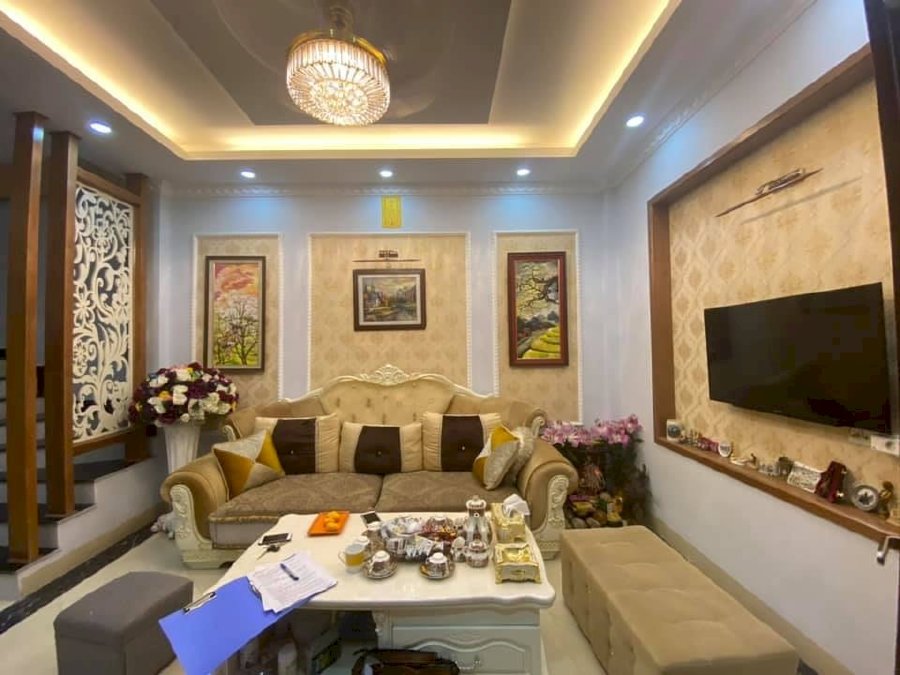 Nhà Vũ Tông Phan, Thanh Xuân, nở hậu, full nội thất, về ở ngay, ô tô 5m, 40m2x4 tầng