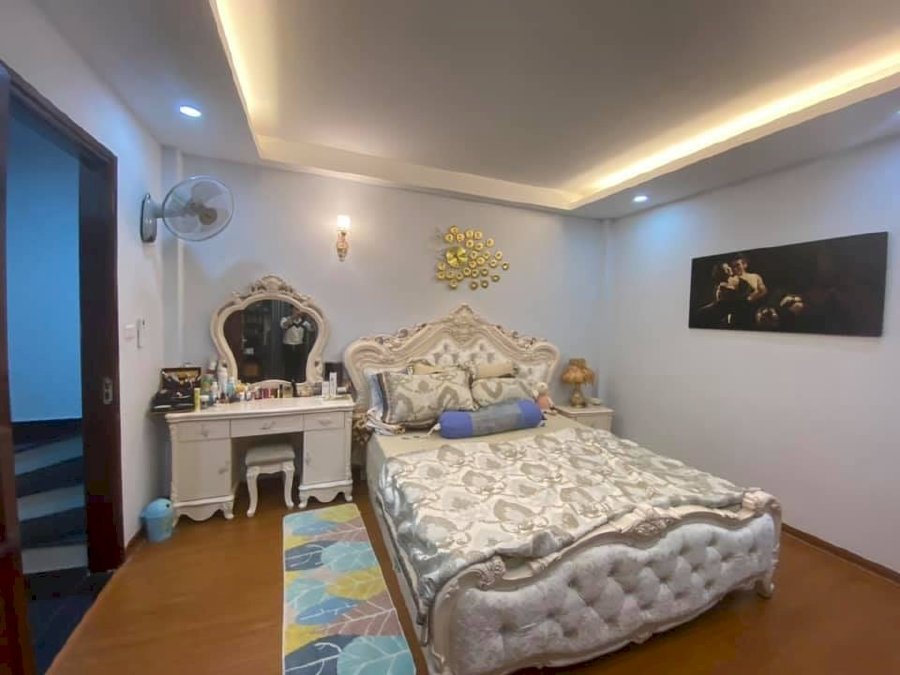 Nhà Vũ Tông Phan, Thanh Xuân, nở hậu, full nội thất, về ở ngay, ô tô 5m, 40m2x4 tầng