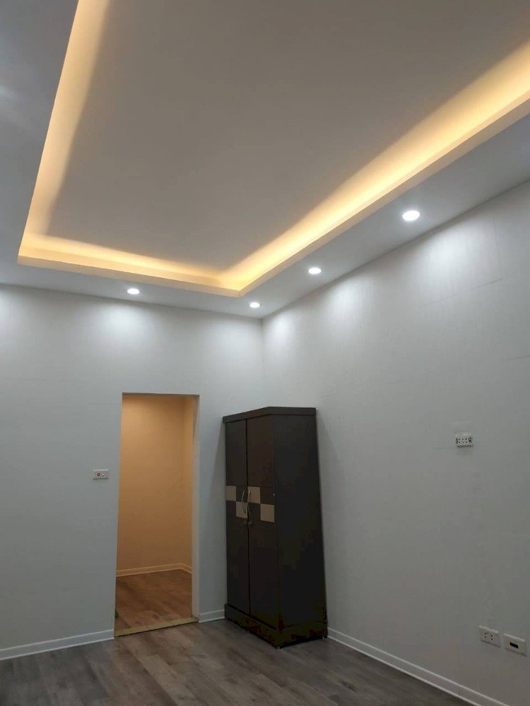 Bán nhà Ngõ Hòa Bình, 30m2, 2 tầng, giá nhỉnh hơn 2 tỷ