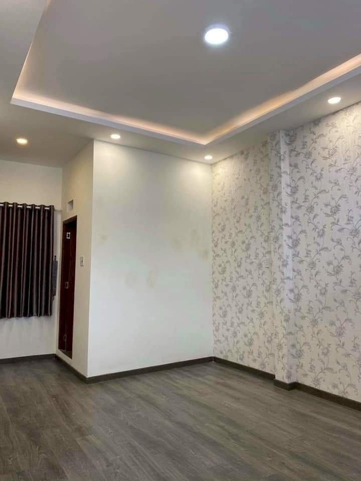 Bán Nhà Gấp 40m2 Giá Rẻ Gần Siêu Thị Phú Lâm