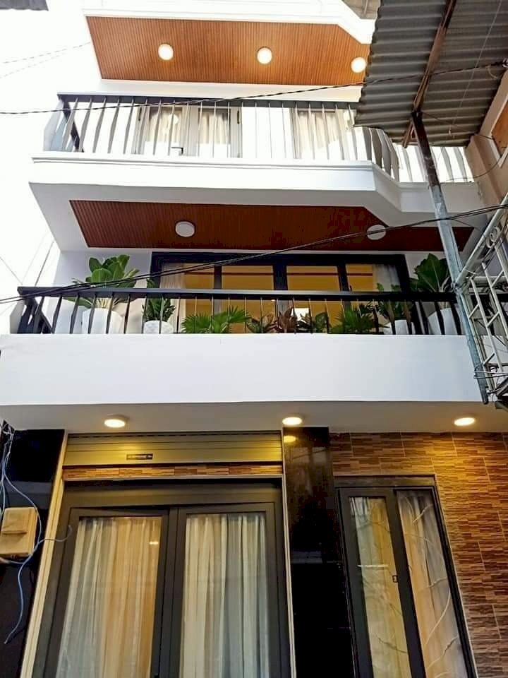 Bán gấp nhà 3MT hẽm Đồng Đen, Tân Bình, giá chỉ 8 tỷ 500, 65m2 nở hậu 2m