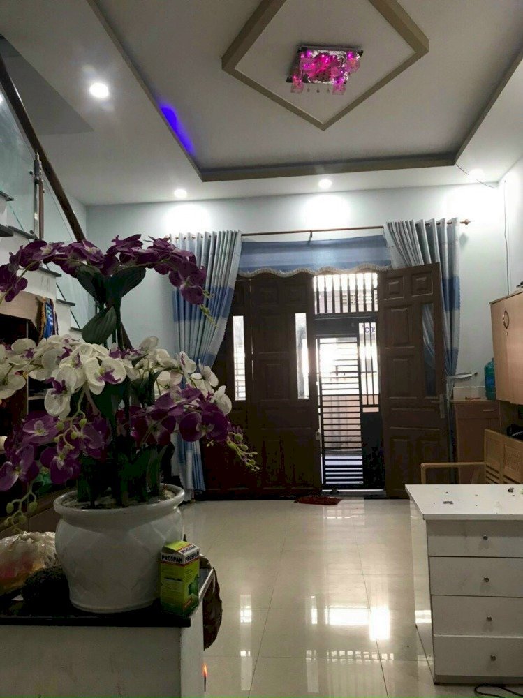 Bán nhà 1 lầu 1 trệt gía rẻ đường Vũng Việt, dĩ an, bình dương, 56m