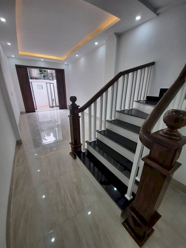 Bán Nhà Hoàng Hoa Thám, 45m2 5t, Lô Góc, Nở Hậu, Ngõ Thông