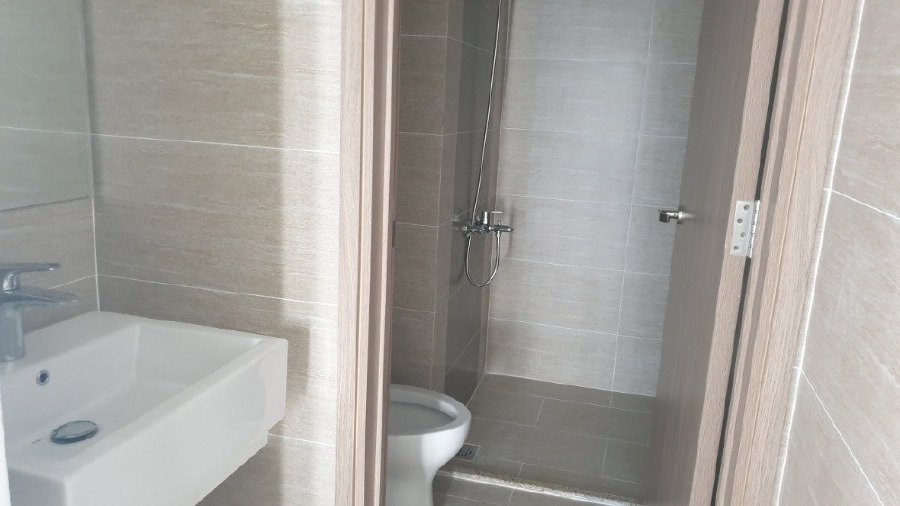 Không nhu cầu ở chính chủ cần bán nhanh căn 59m2 , 2pn1wc, view hồ bơi , giá 2ty05 , Vinhomes quận 9