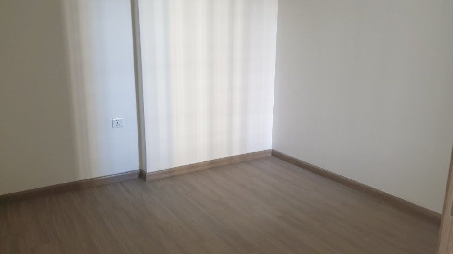 Không nhu cầu ở chính chủ cần bán nhanh căn 59m2 , 2pn1wc, view hồ bơi , giá 2ty05 , Vinhomes quận 9