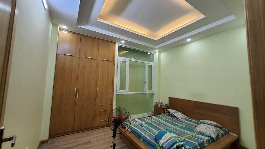 Nhà HXH ngủ trong nhà Yên Thế, P2, Tân Bình, 60m2, 4 tầng.