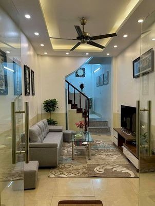 Hiếm! Bán nhà Phố Tôn Đức Thắng, 38m2, nhỉnh 3 Tỷ.