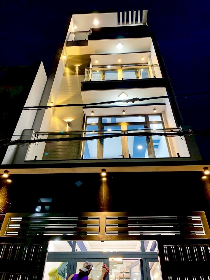 Bán gấp nhà sát Ngã 4 Bốn Xã quận Bình Tân, diện tích 64m2, 4 tầng, giá 5 tỷ 9 TL.