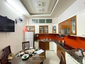 Siêu phẩm phân lô Phố Hào Nam, 38m2, 4 Tỷ.