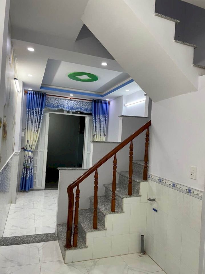 Nhà đường số 12 quận Bình Tân hẻm xe hơi