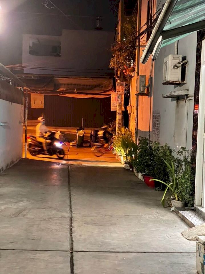 Nhà đường số 12 quận Bình Tân hẻm xe hơi