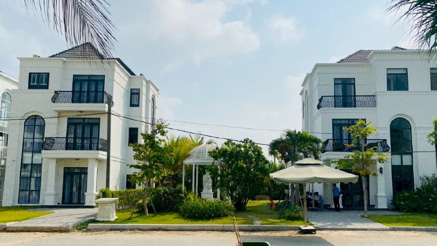 Biệt thự nghỉ dưỡng view hồ và sân golf giá bán 3,2tỷ/căn TT 25% góp 0% LS