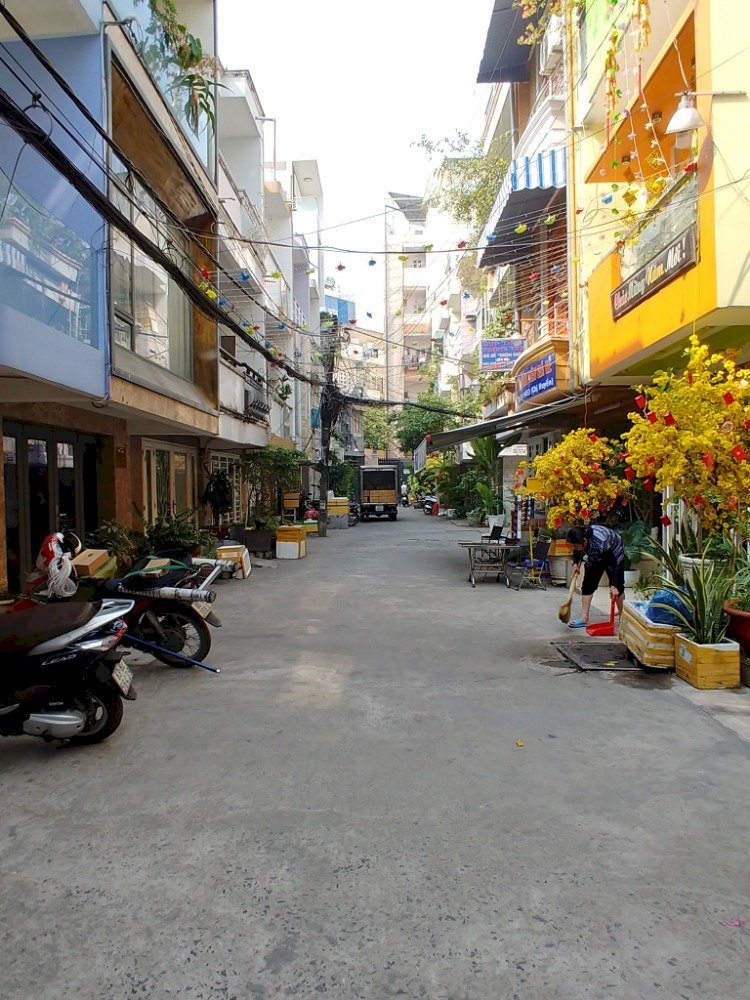 Nhà hẻm xe hơi Ung Văn Khiêm phường 25 Bình Thạnh 66m2, 3 tầng, 5PN.