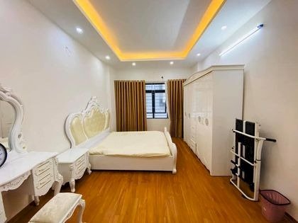 Bán nhà đẹp 40m2-5 tầng phố Vũ Trọng Phụng ngõ ô tô đỗ cửa giá 4,1 tỷ.