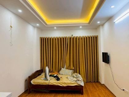 Bán nhà đẹp 40m2-5 tầng phố Vũ Trọng Phụng ngõ ô tô đỗ cửa giá 4,1 tỷ.