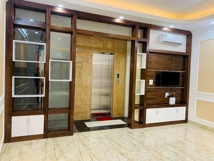 Bán tòa nhà văn phòngngõ phố Trần Quốc Hoàn 40m2-9T gara ô tô, xe máy giá 8,45 tỷ.