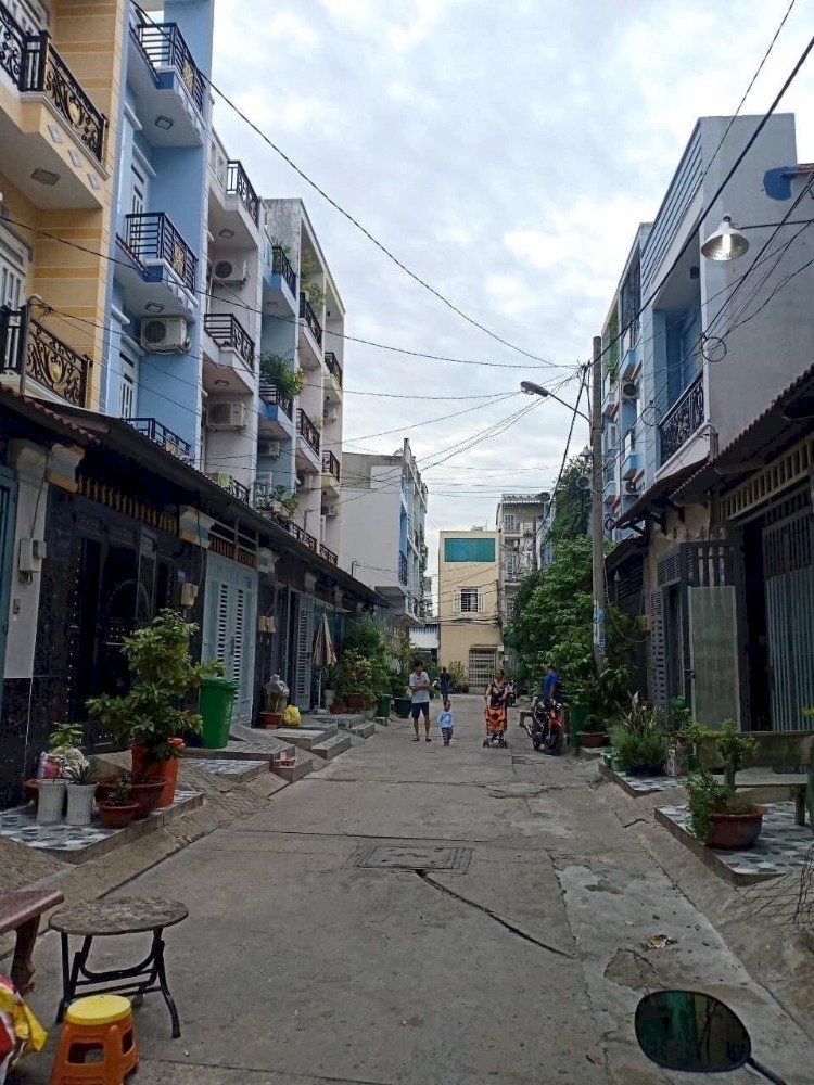 Bán gấp nhà ngã 3 đường Bờ Bao Tân Thắng - Phường sơn kỳ - Q Tân Phú