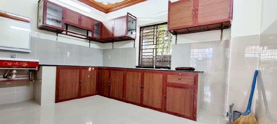 Nhà lầu đúc mới Nằm cặp vách Trường Đại học Cần Thơ - Số: 48 Nguyễn Văn Trỗi