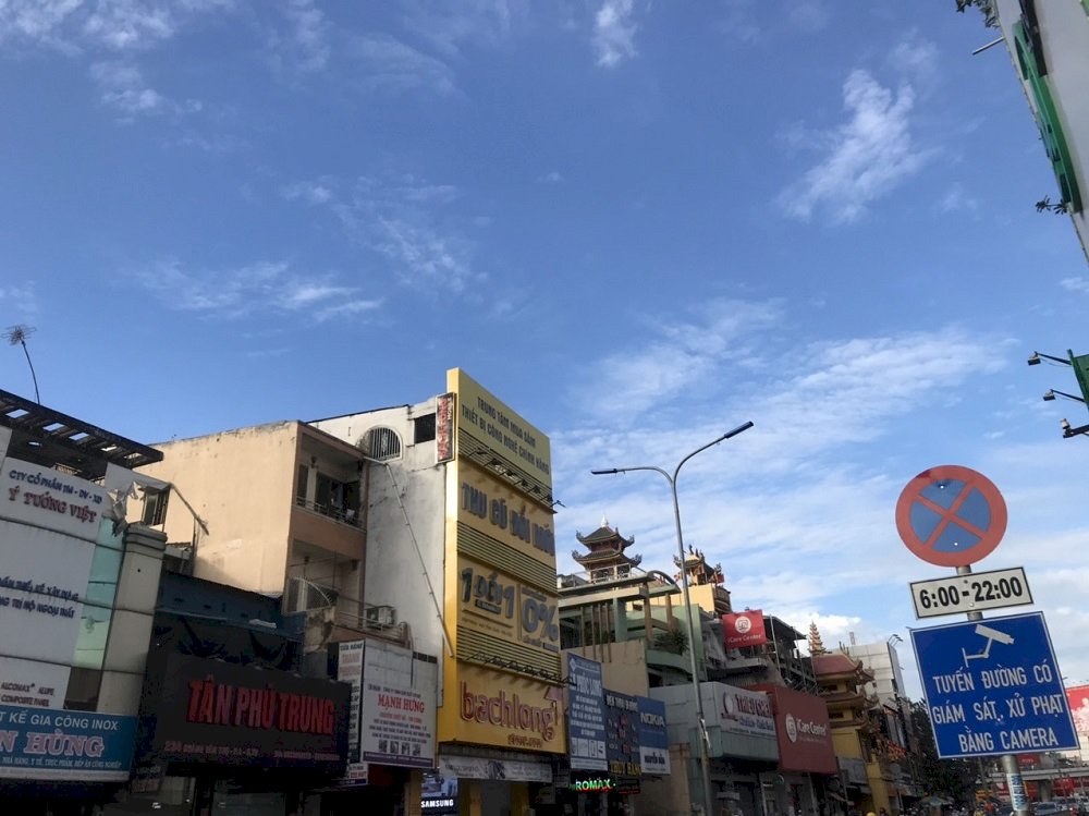 Giá thuê nhà phố mặt tiền đang rẻ chưa từng có