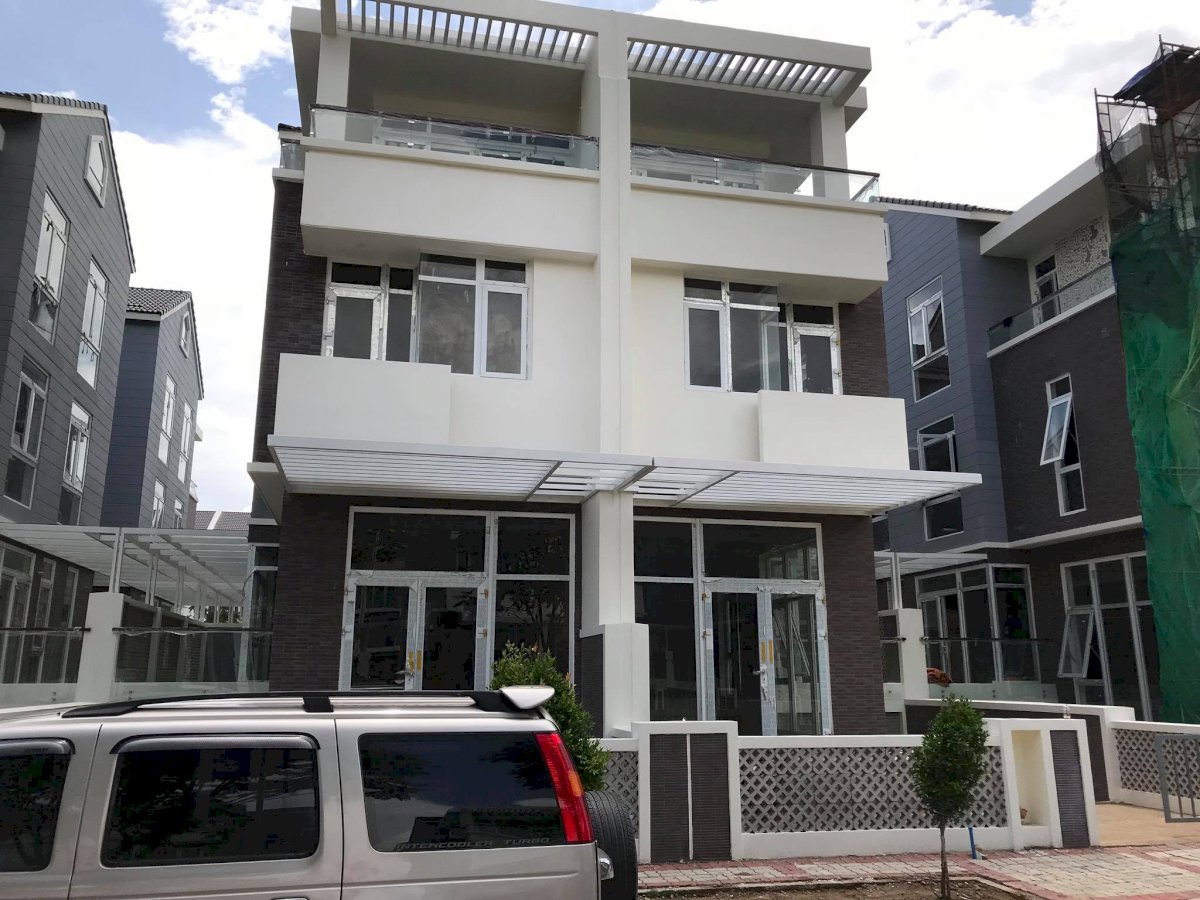 Nhà biệt thự liền kề xây sẵn JAMONA Golden Silk, Jamona Heights, Bùi Văn Ba, Quận 7, TPHCM